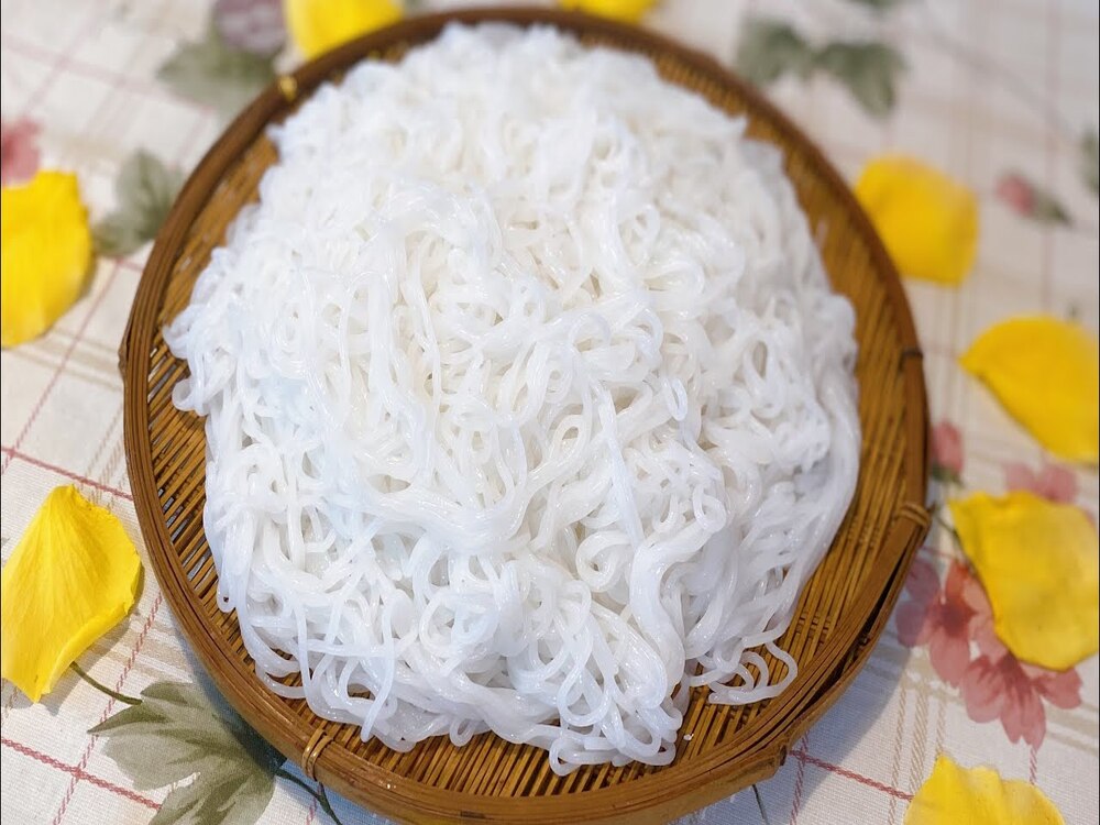 Lợi ích khi ăn bún lúc giảm cân